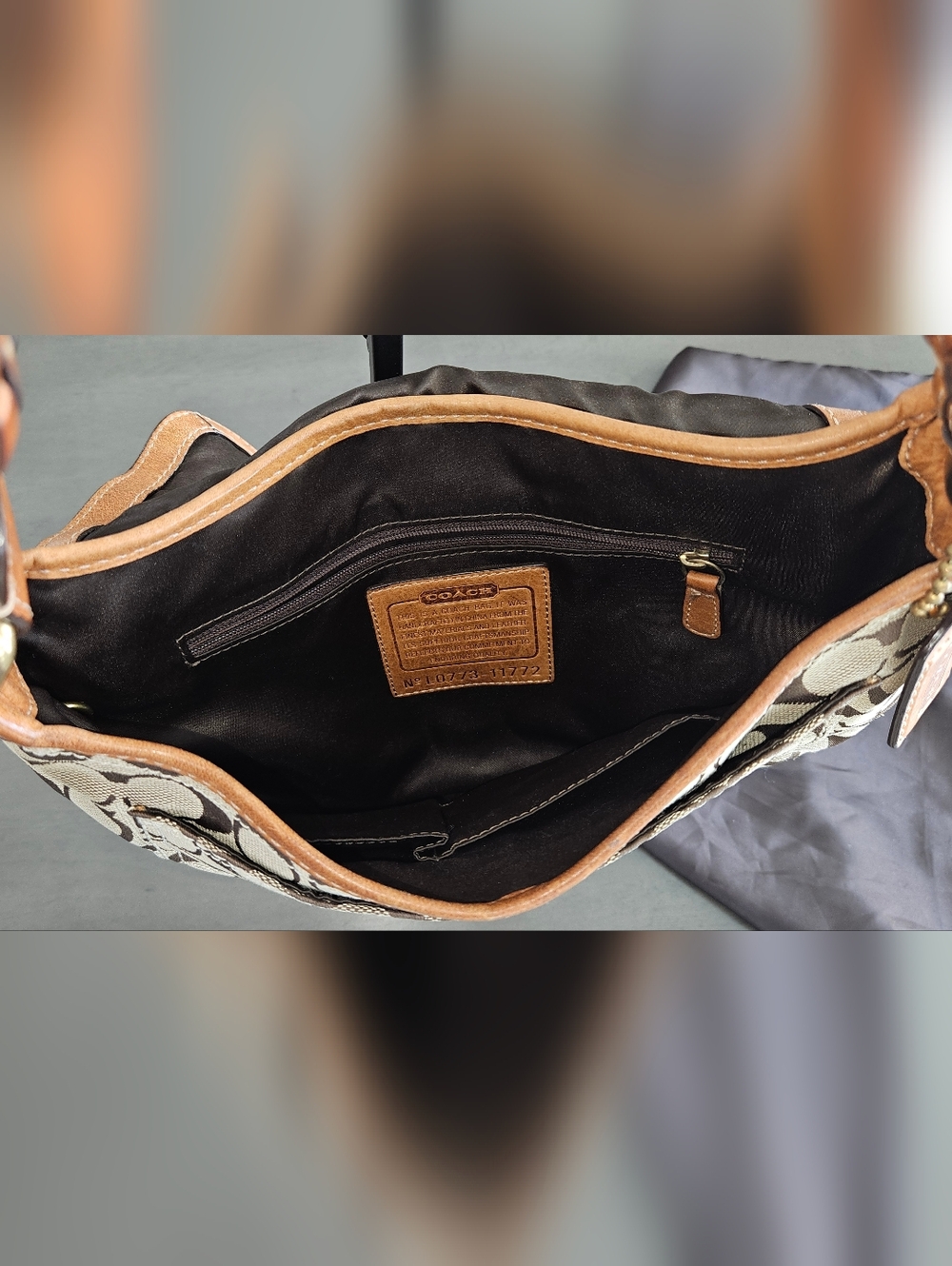 Y2K Vintage Coach Bleecker Signature Canvas and Leather Shoulder Bag in Khaki - Picture 8 of 14